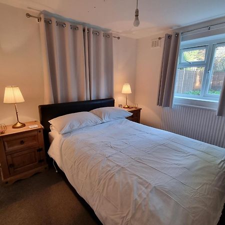 Beautiful Double Room In Acton, West London Exterior foto